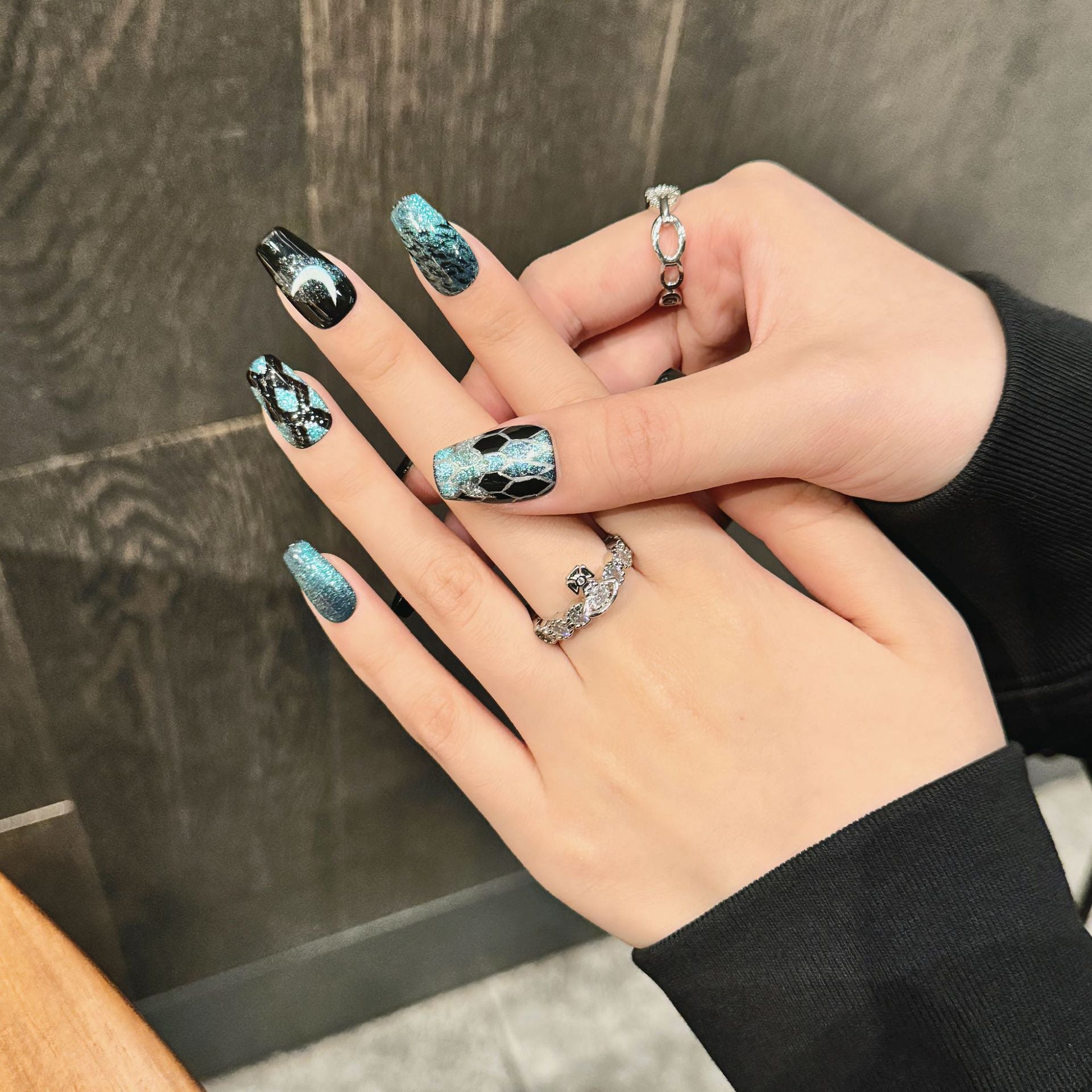 365nails: "Midnight Siren" – Cat Eye Marble Handmade Coffin Nails