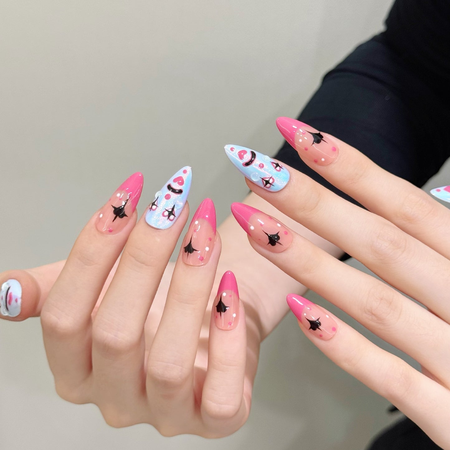 Clown Heart Gradient Art Nails