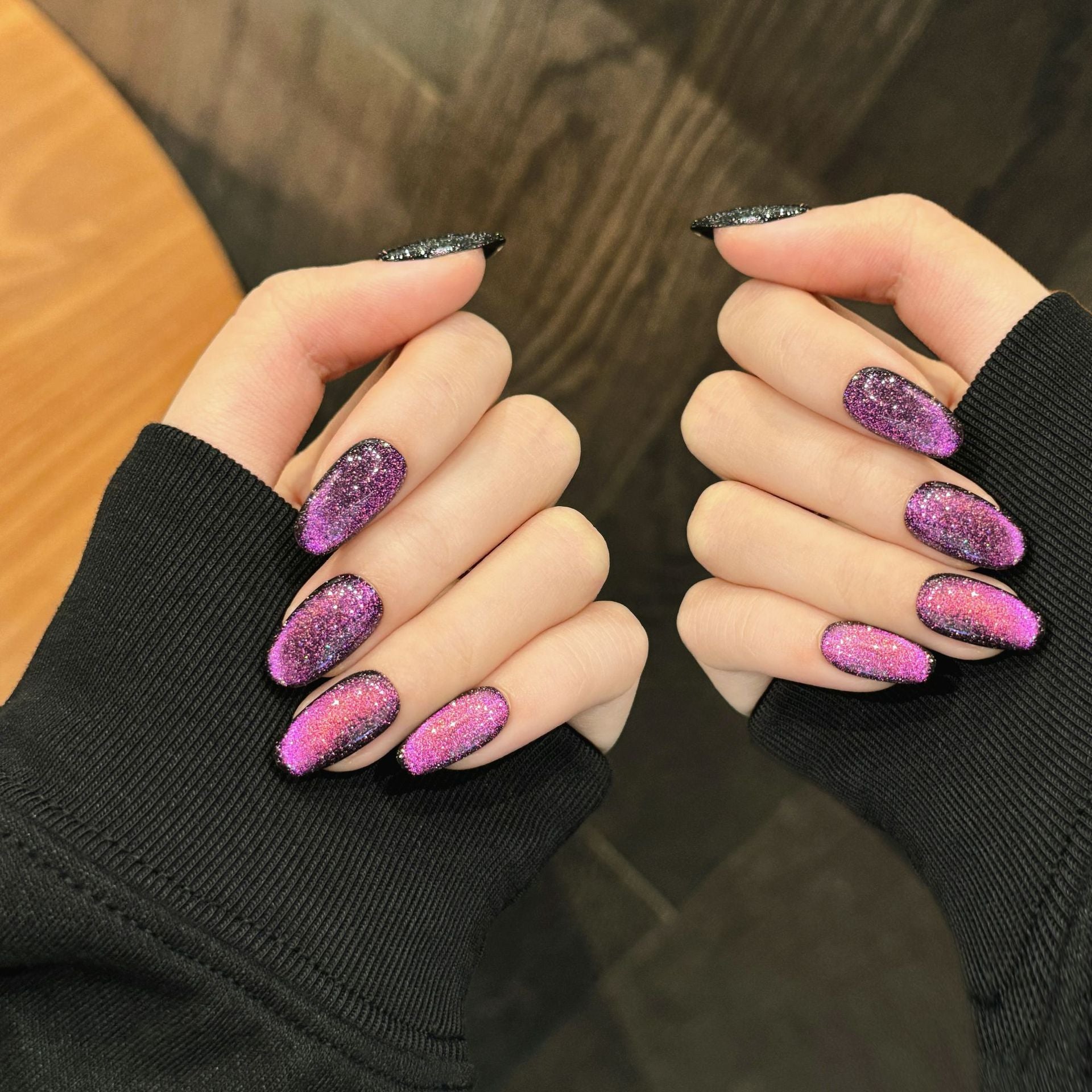 365nails: "Violet Stardust" – Magnetic Cat-Eye Glitter Handmade Short Almond Nails