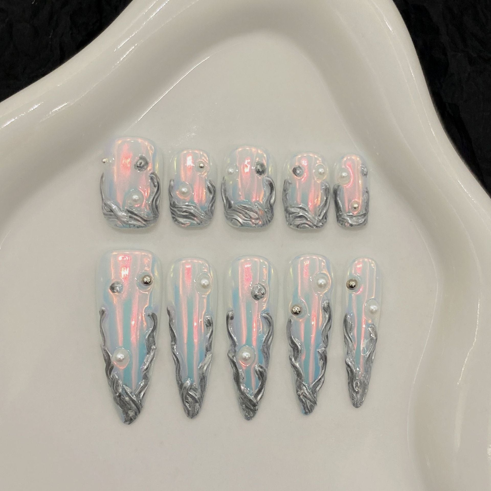 365nails：「水星光暈」—虹彩鏡面火焰尖形穿戴甲