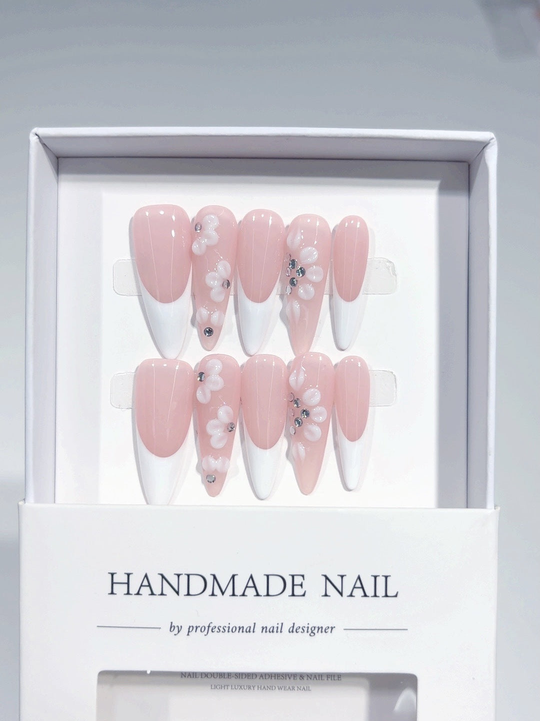 Petite Floral Francês: "Mini Flor" – Unhas Postiças Amêndoas