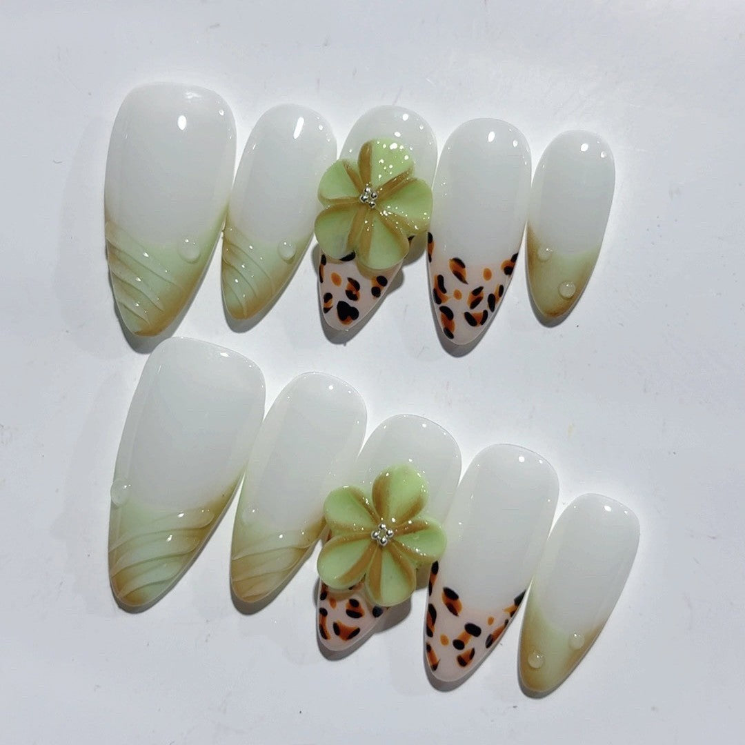365nails - 新鮮三葉草：豹紋三葉草 — 杏仁形 手工製 立體雕刻 穿戴甲