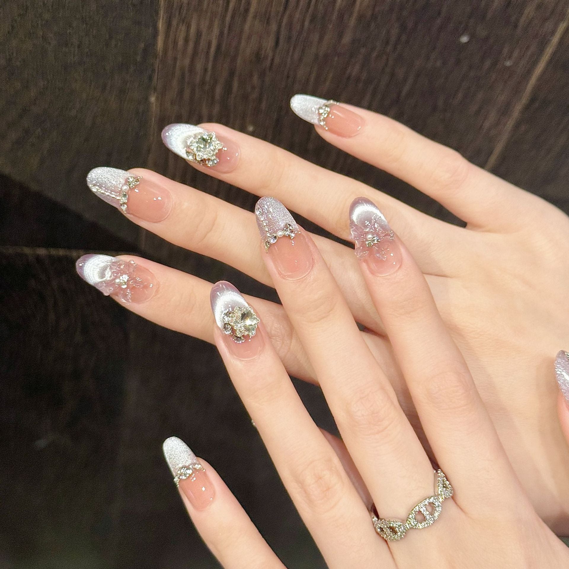 365nails: "Aura Celestial" – Unhas Postiças Artesanais de Formato Caixão com Agrupamento de Cristais 3D e Ponta Francesa Iridescente
