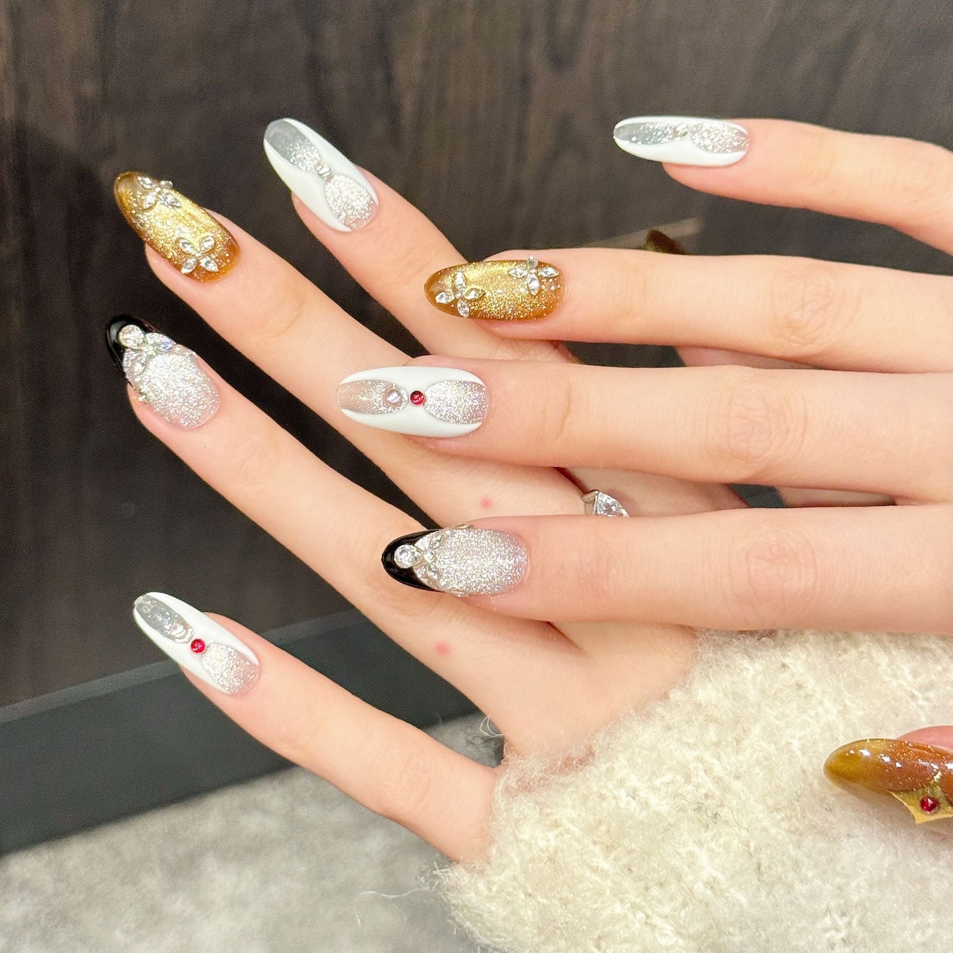 365nails: "Gilded Pharaoh" – 3D Skull & Cat Eye Handmade Coffin Nails