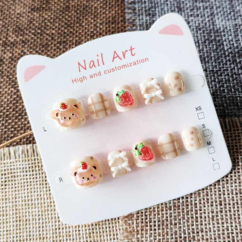 365nails: "urso morango doce" – unhas postiças curtas, redondas e feitas à mão para crianças