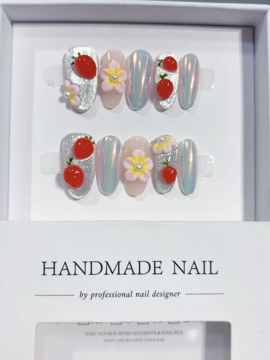 Cherry Berry: "Morango & Floral" – Unhas Postiças Quadradas