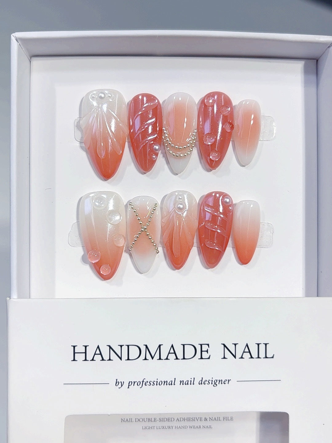 Amber Bloom : « Fleur orange dégradé » – Ongles press-on fait main forme amande
