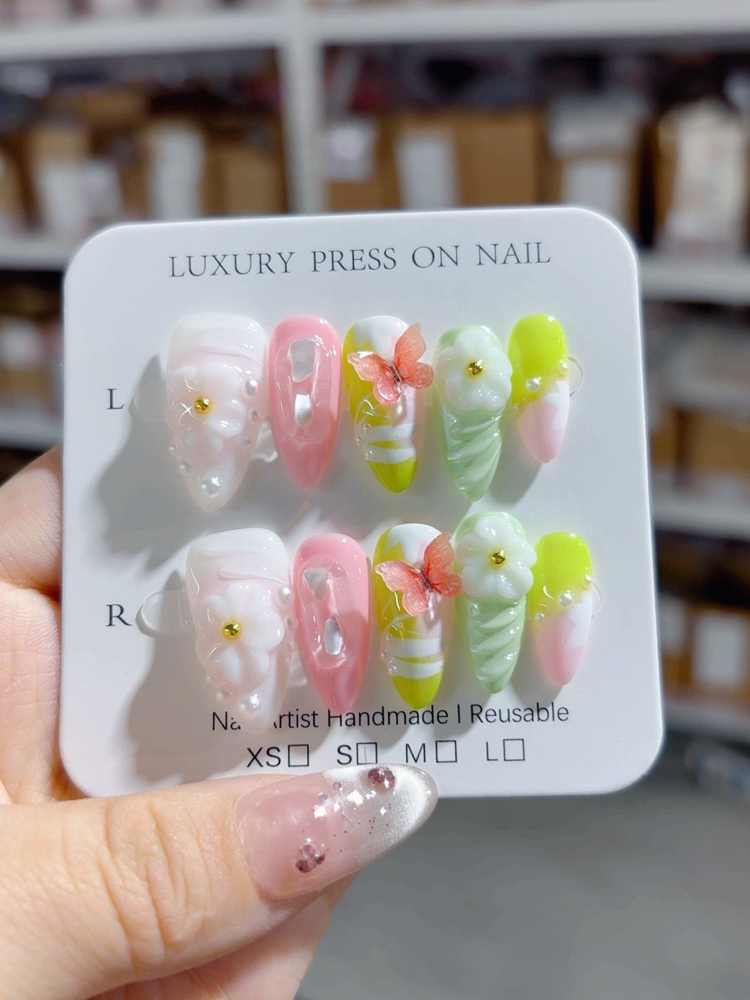 365nails-春日花園：「可愛花卉蝴蝶」 – 杏仁形 手工製 3D 雕刻 穿戴甲