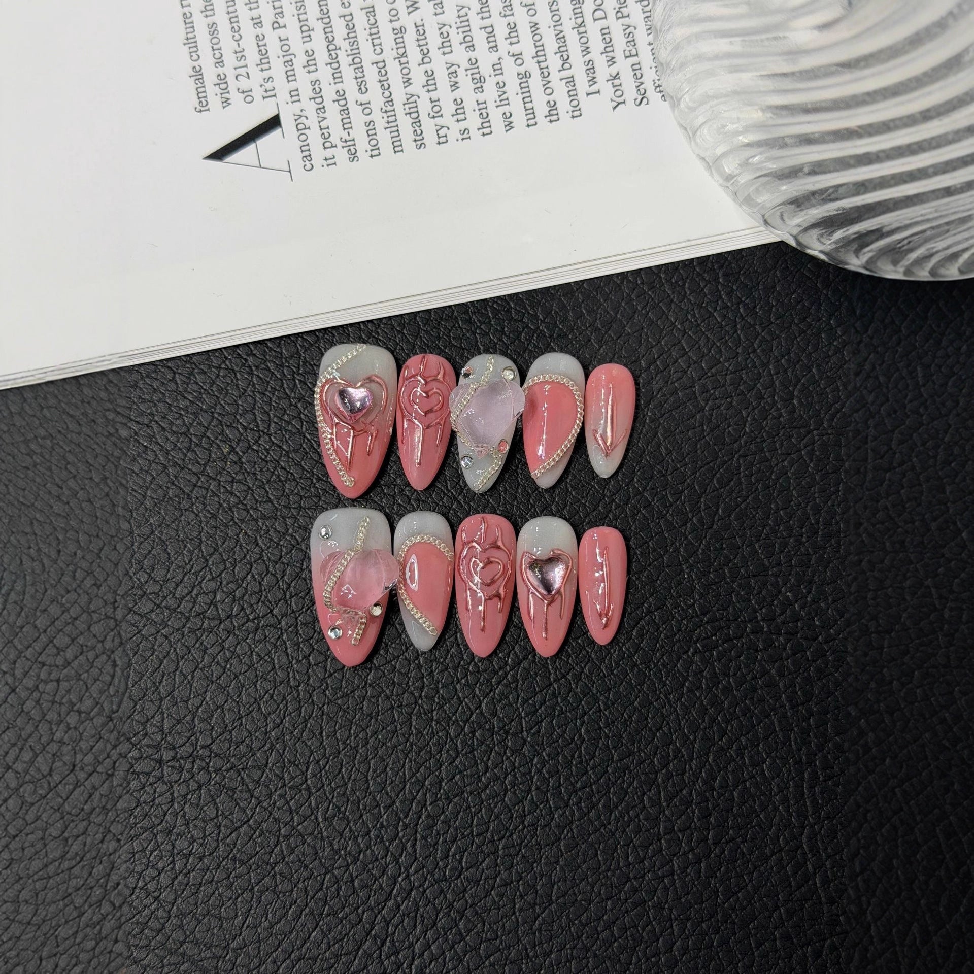 365nails: 하트 자물쇠 – 3D 버블 수제 아몬드형 네일