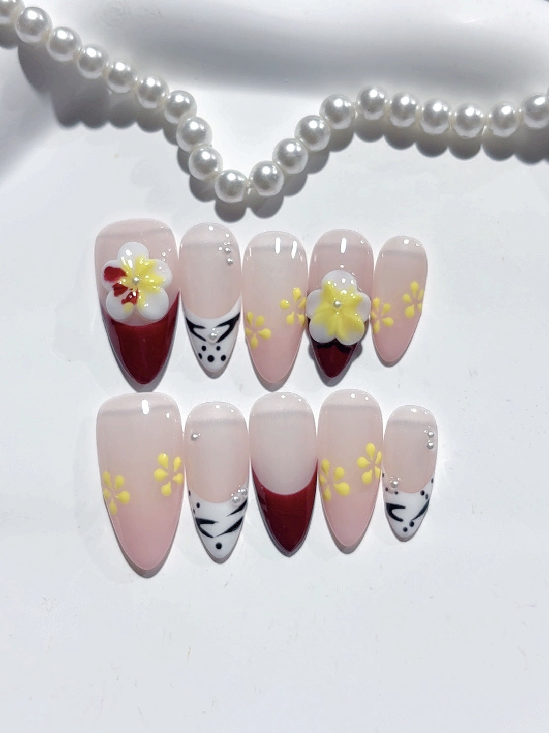 Wild Bloom: "Leopard Lily" – Unhas Postiças Amendoada