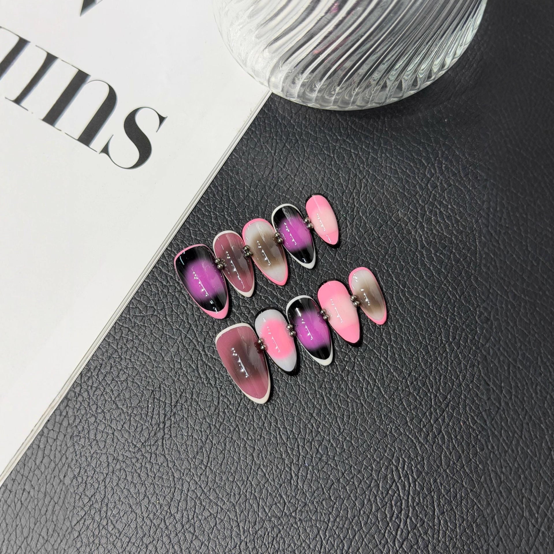 365nails: "Galactic Vibe" – 옴브레 & 캣아이 수제 코핀형 네일