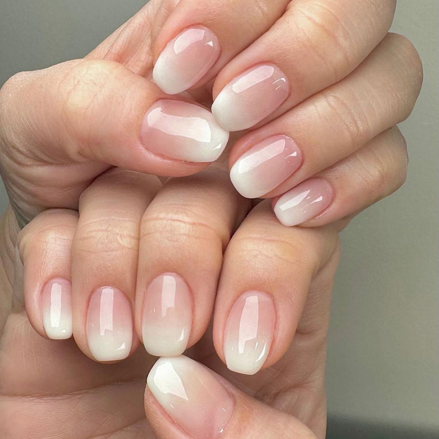 미니멀 감성 숏 유러피언 스퀘어 그라데이션 누드 핑크·화이트 매니큐어 ｜365nails