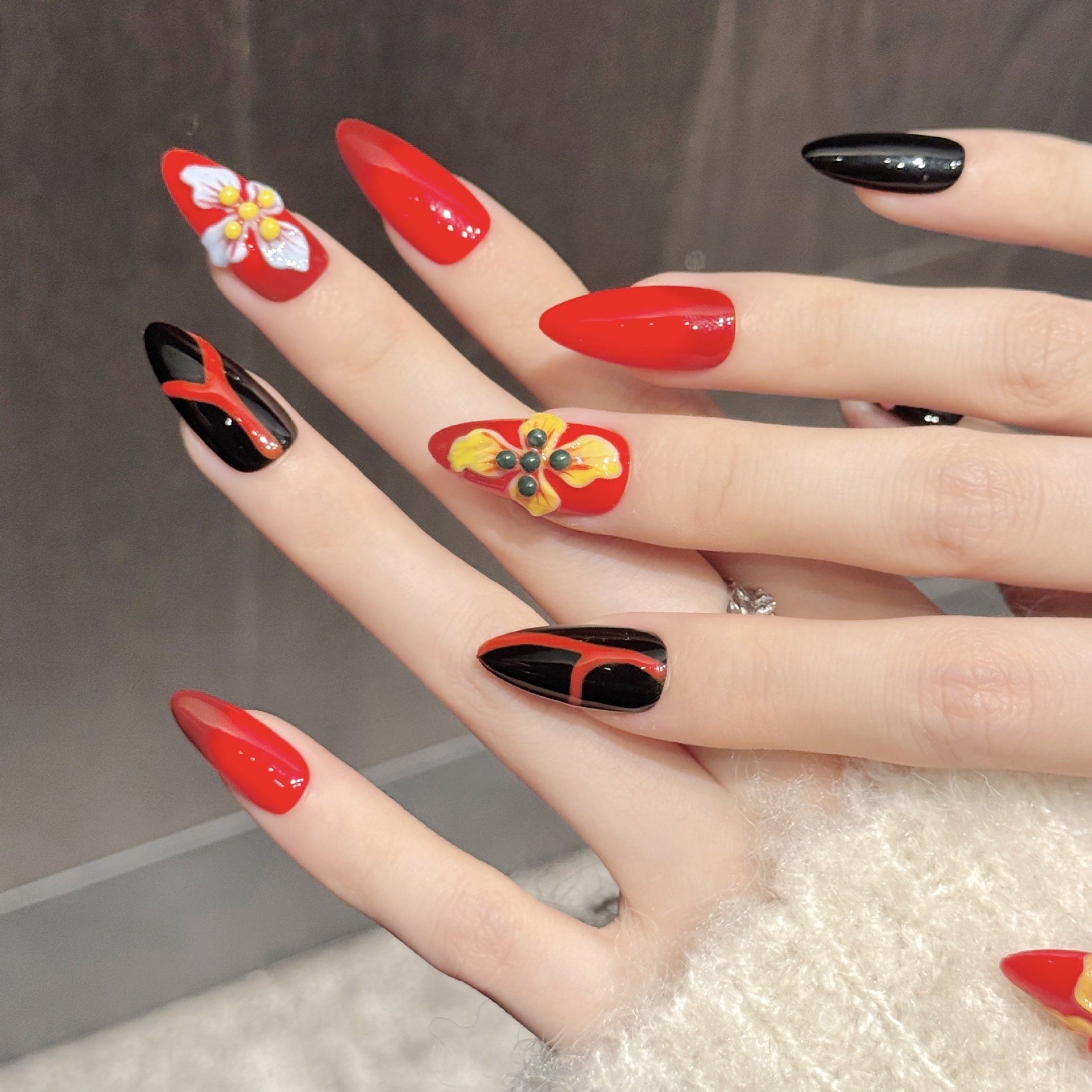 365nails: "Fiery Blossom" – 3D Floral & Abstract Handmade Almond Nails