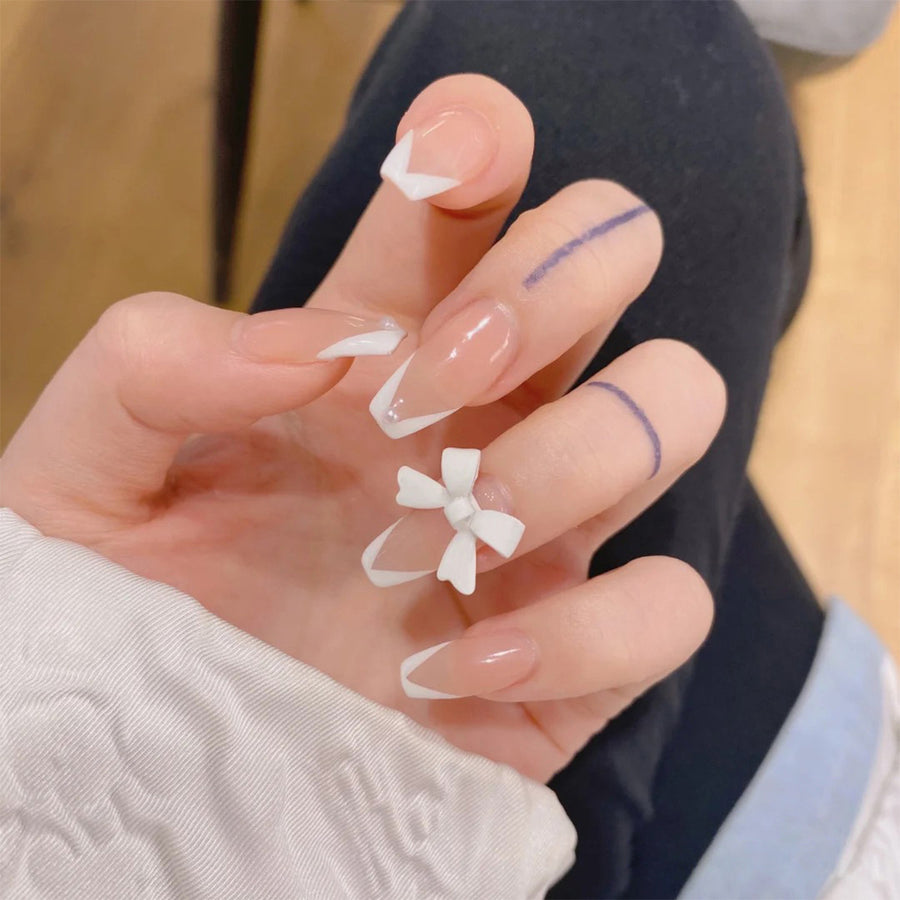Nude simple French nœud, ongles press-on, nail art, faux ongle fini, patch d'ongle amovible｜365nails