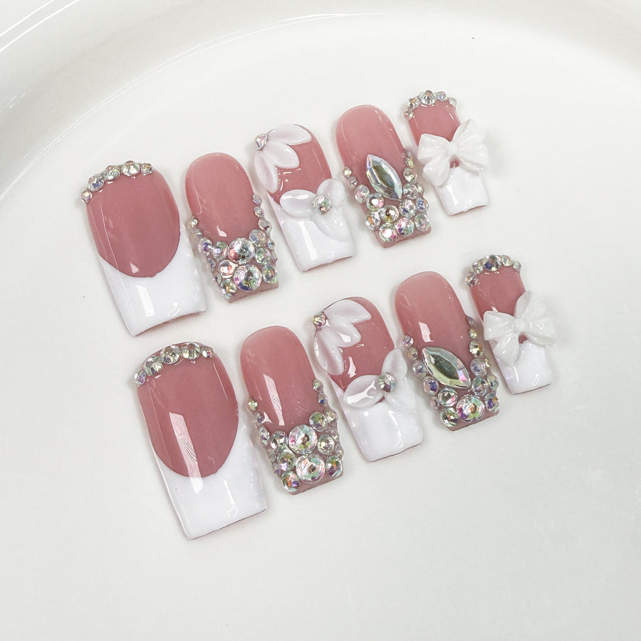 Ongles press-on — série Floraison de cristal (Crystal Bloom)