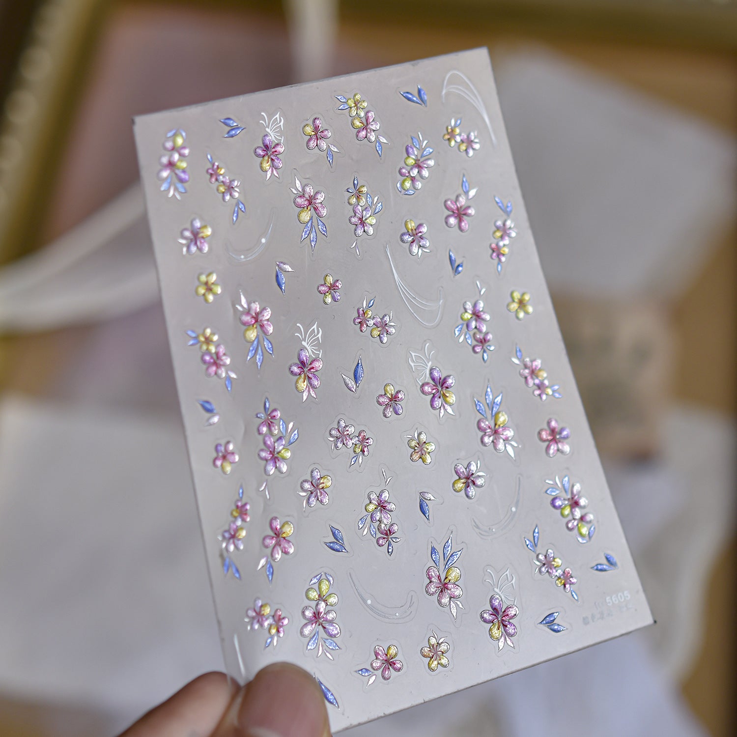 花羽系列："粉彩綻放" – 3D 壓紋甲貼