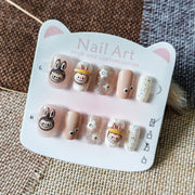 365Nails: "Labubu Sussurro da Floresta" – Unhas Postiças Curtas Ovais Feitas à Mão com Design Labubu e Florestal