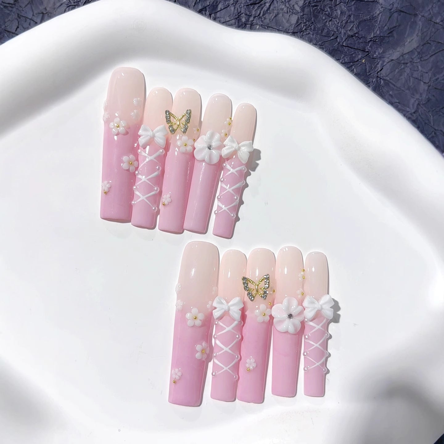 柔粉色花卉蝴蝶蕾絲穿戴甲