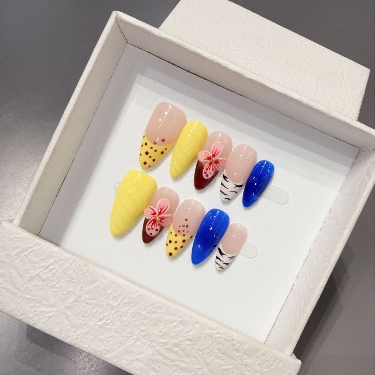365nails: "Candy Splash" – Unhas Stiletto Feitas à Mão com Arte Abstrata 3D