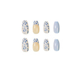 Unhas curtas de balé azul-bebê creme branco, arte em unhas postiças, remendo para unhas, remendo removível para unhas｜365nails