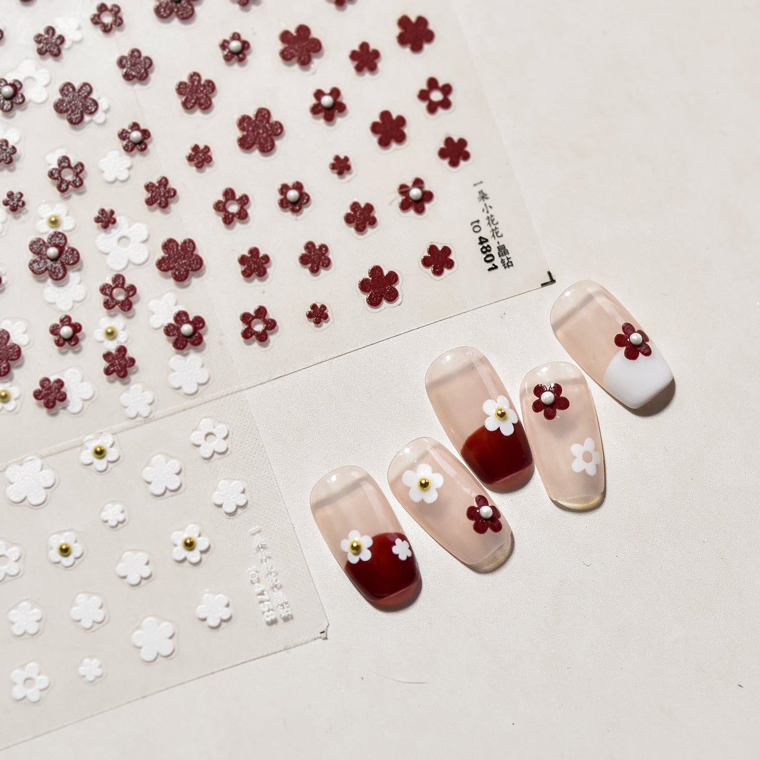365nails: 골드 비드 장식 미니 플라워 — 네일 스티커