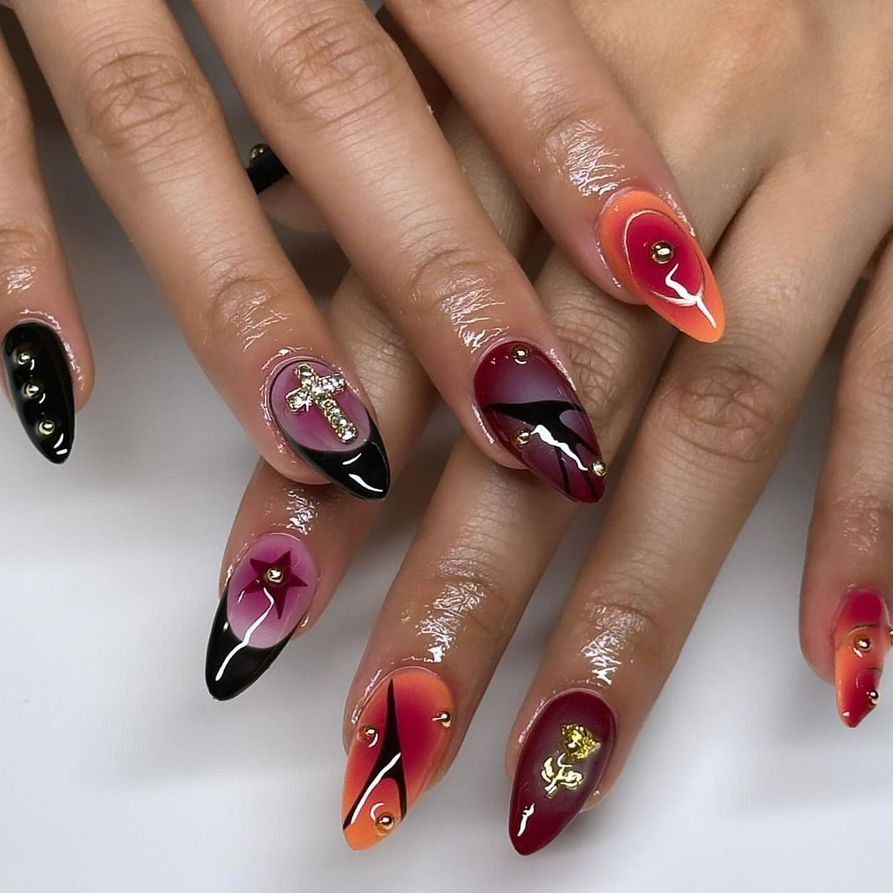 Point diamond metal three-dimensional rose almond wearing nail  French smudge Spice Girl cross nail art fake nails｜365nails