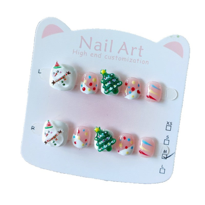 365nails：「雪人的冬日願望」— 手工製可愛短款橢圓形穿戴甲，雪人與聖誕樹圖案