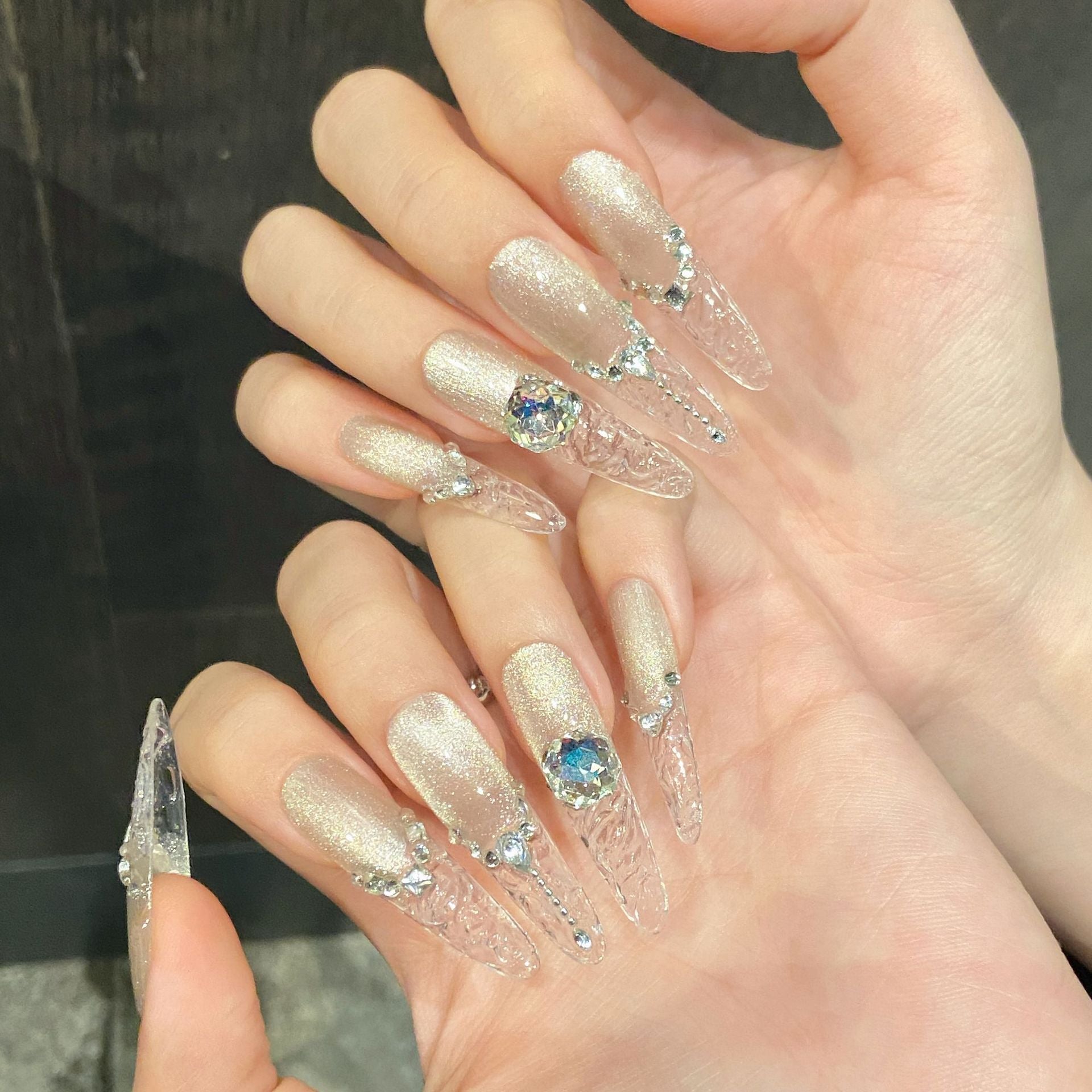 365nails: "水晶冰夢" – 3D 水晶與全息亮粉 手工製 尖形 穿戴甲
