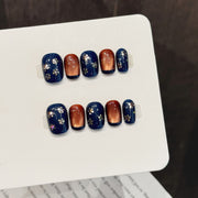 365nails: "Celestial Bloom" – Unhas Curtas Quadradas Feitas à Mão com Pintura Floral e Metálica