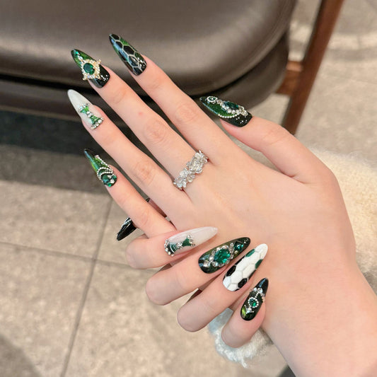 Advanced Handmade Wear nails High-end Boutique Medusa Factory | 365nails