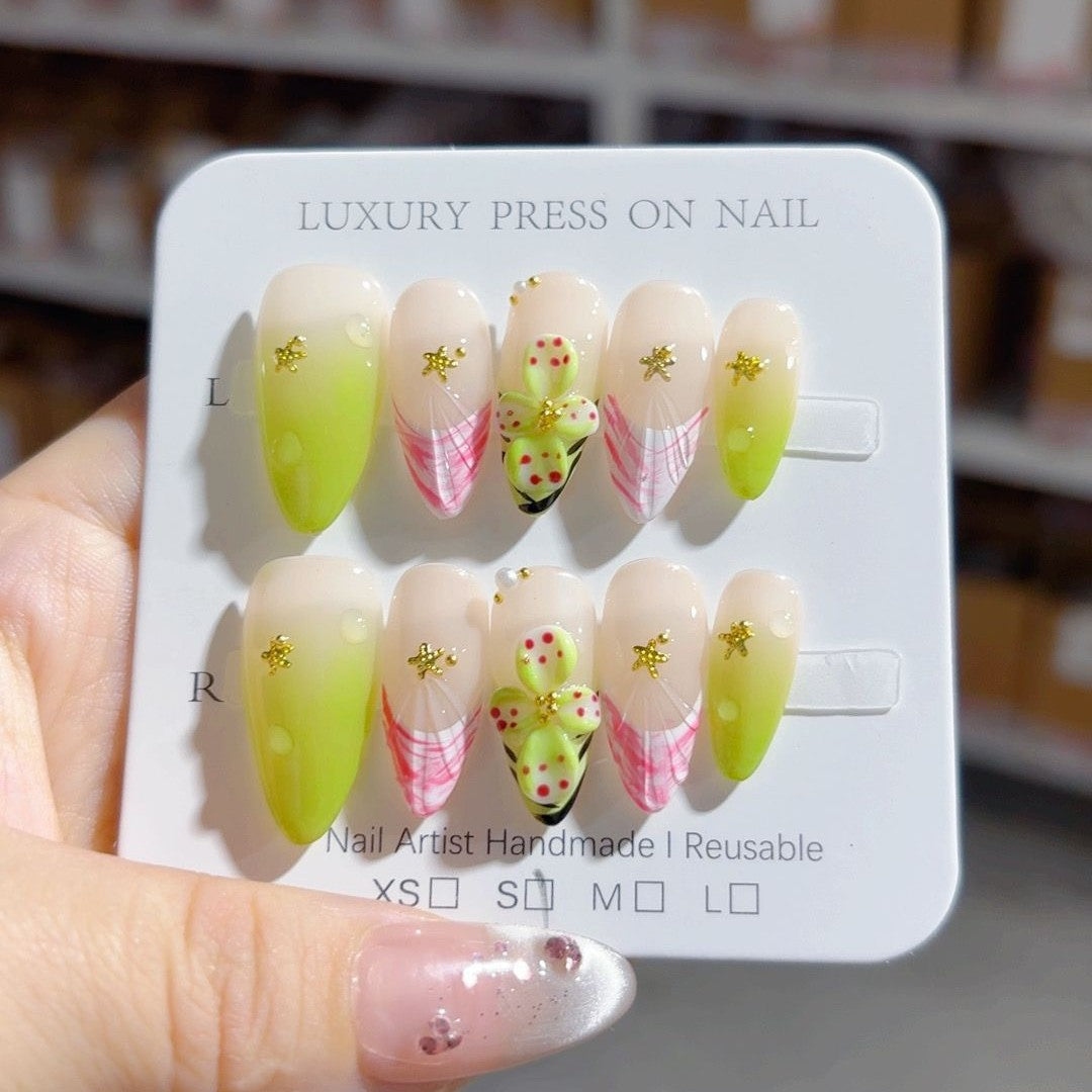 365nails-夏日微風：「草莓雪酪」— 杏仁形 手工製 3D 雕刻 穿戴甲