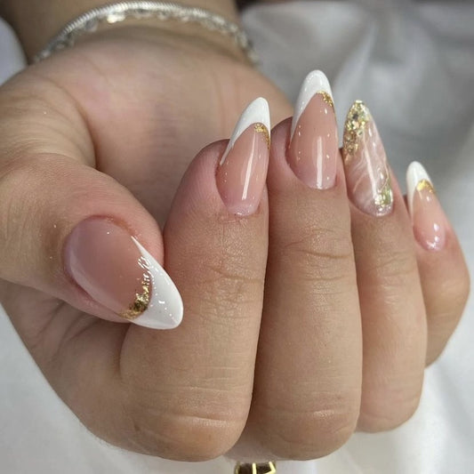 Uñas francesas clásicas blancas simples, uñas postizas con purpurina dorada, uñas con efecto difuminado y grietas, producto terminado al por mayor | 365nails