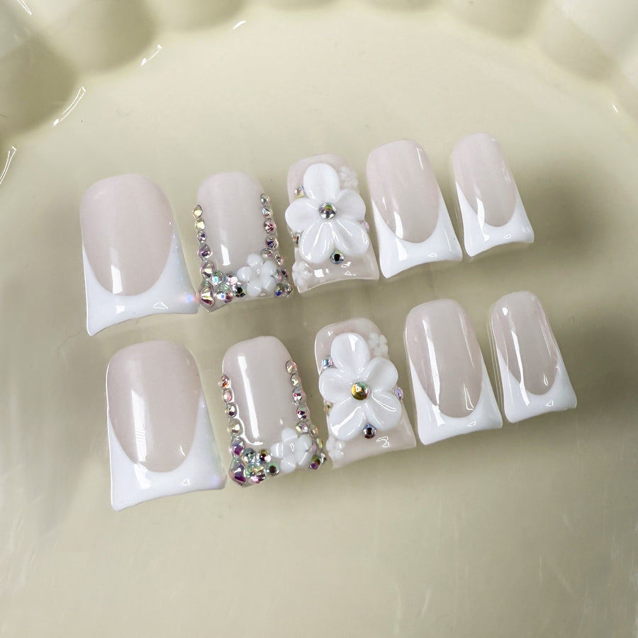 Unhas Francesinhas Geladas com Detalhes Florais Esculpidos em 3D