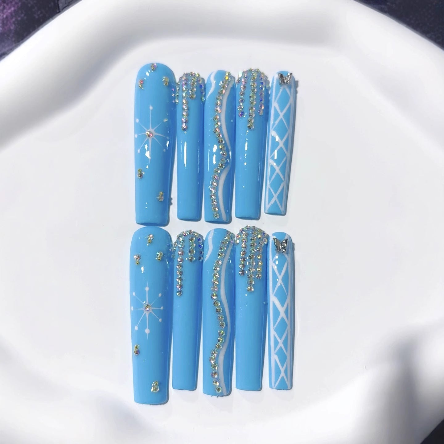 天藍水鑽線條極簡華麗穿戴甲