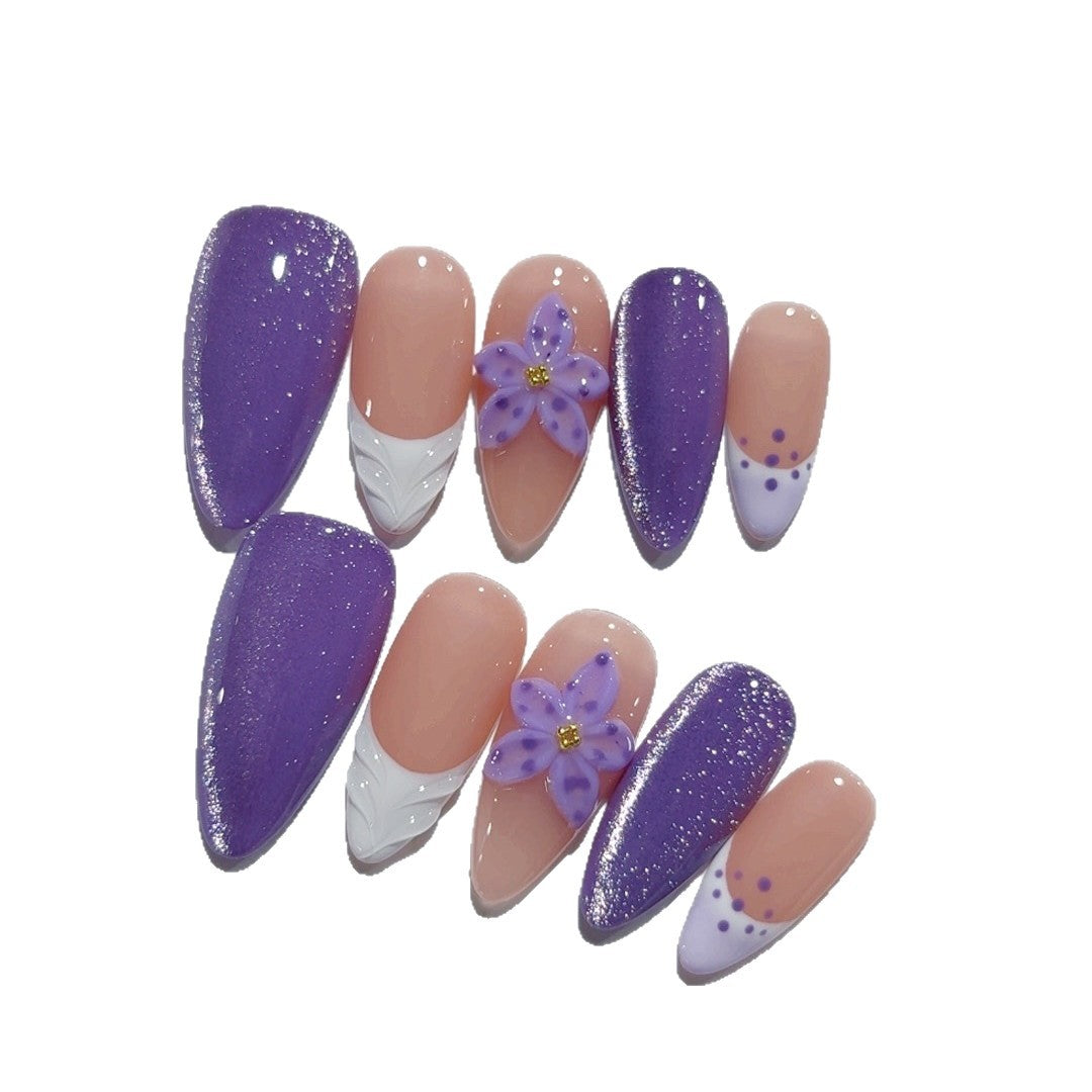 Violet mystique : "French étoile lavande" – long forme amande violet et nude, ongles press-on fait main