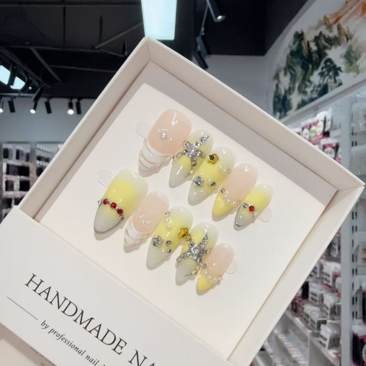 365nails: "황금 이슬" – 3D 크리스탈 수제 스틸레토형 네일