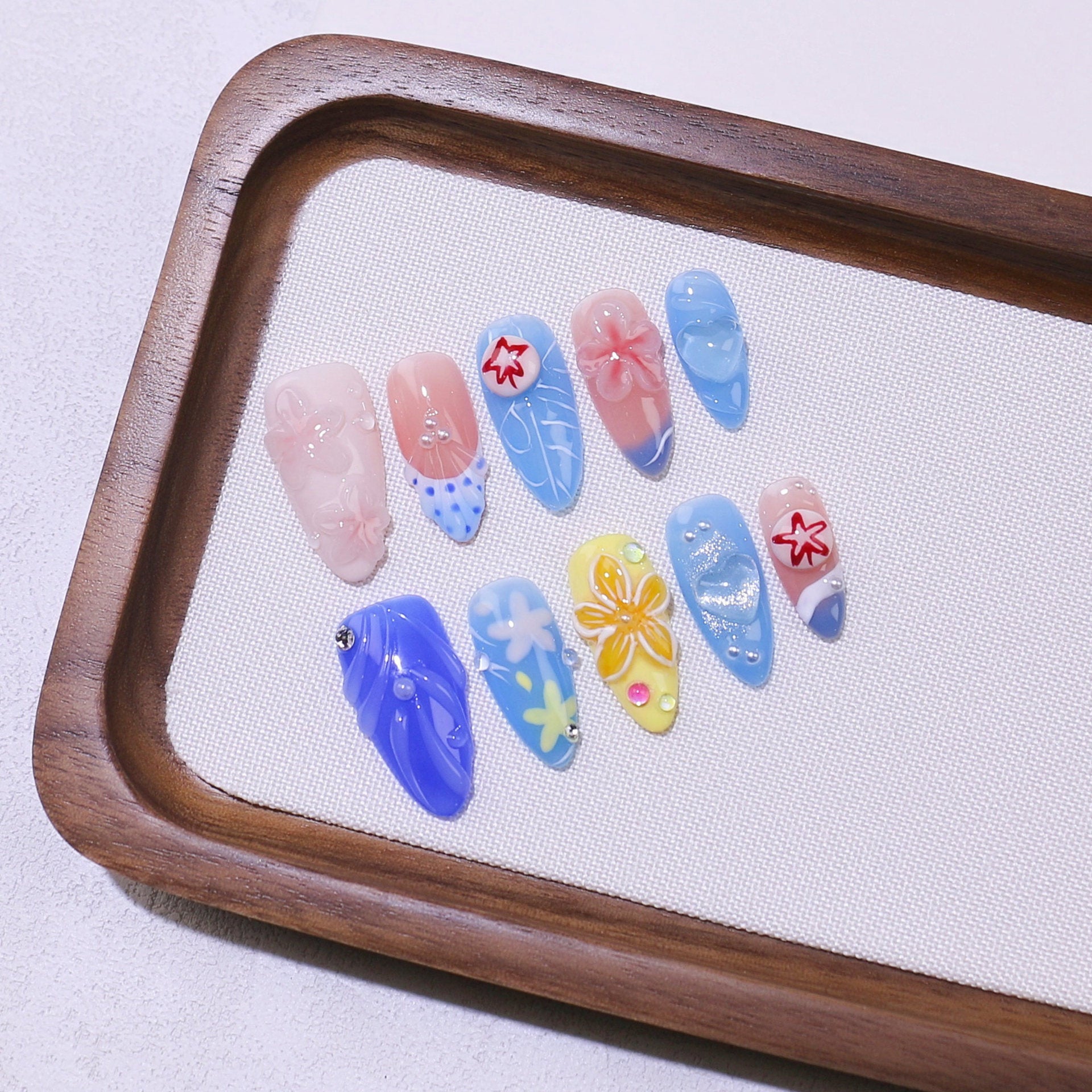365nails：「海星與花卉」– 中長款 杏仁形 藍色 海洋花卉 手工製 穿戴甲