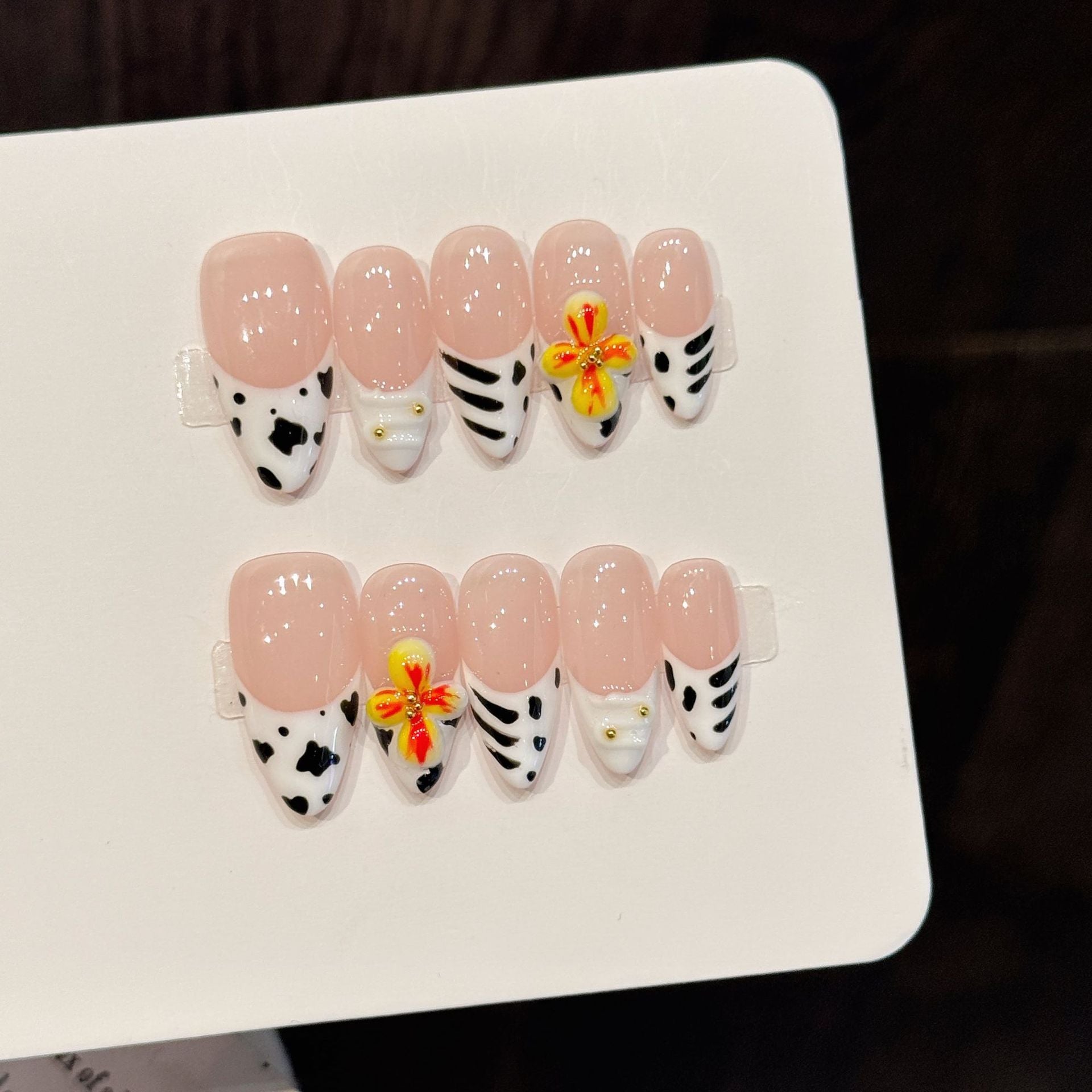365nails: "Safari Chique" – Unhas Stiletto Feitas à Mão com Estampa Animal e Floral 3D
