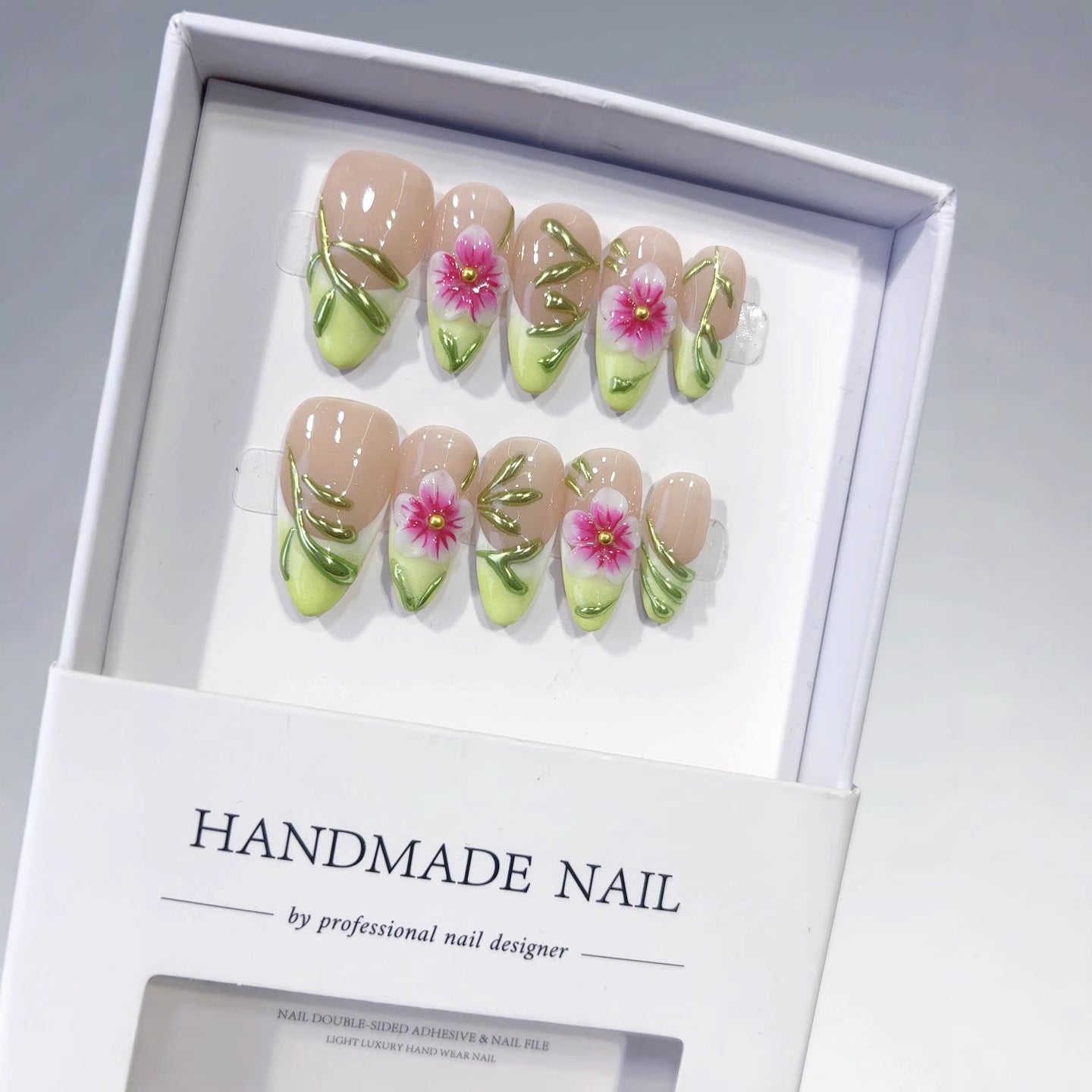 Floraison printanière : "Fleur rose et vigne" – mi-long forme amande fait main ongles press-on