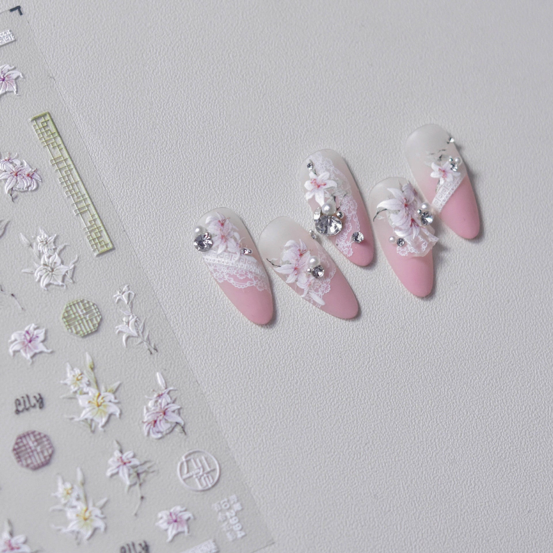365nails: "오리엔탈 백합 & 격자무늬" – 네일 아트 스티커