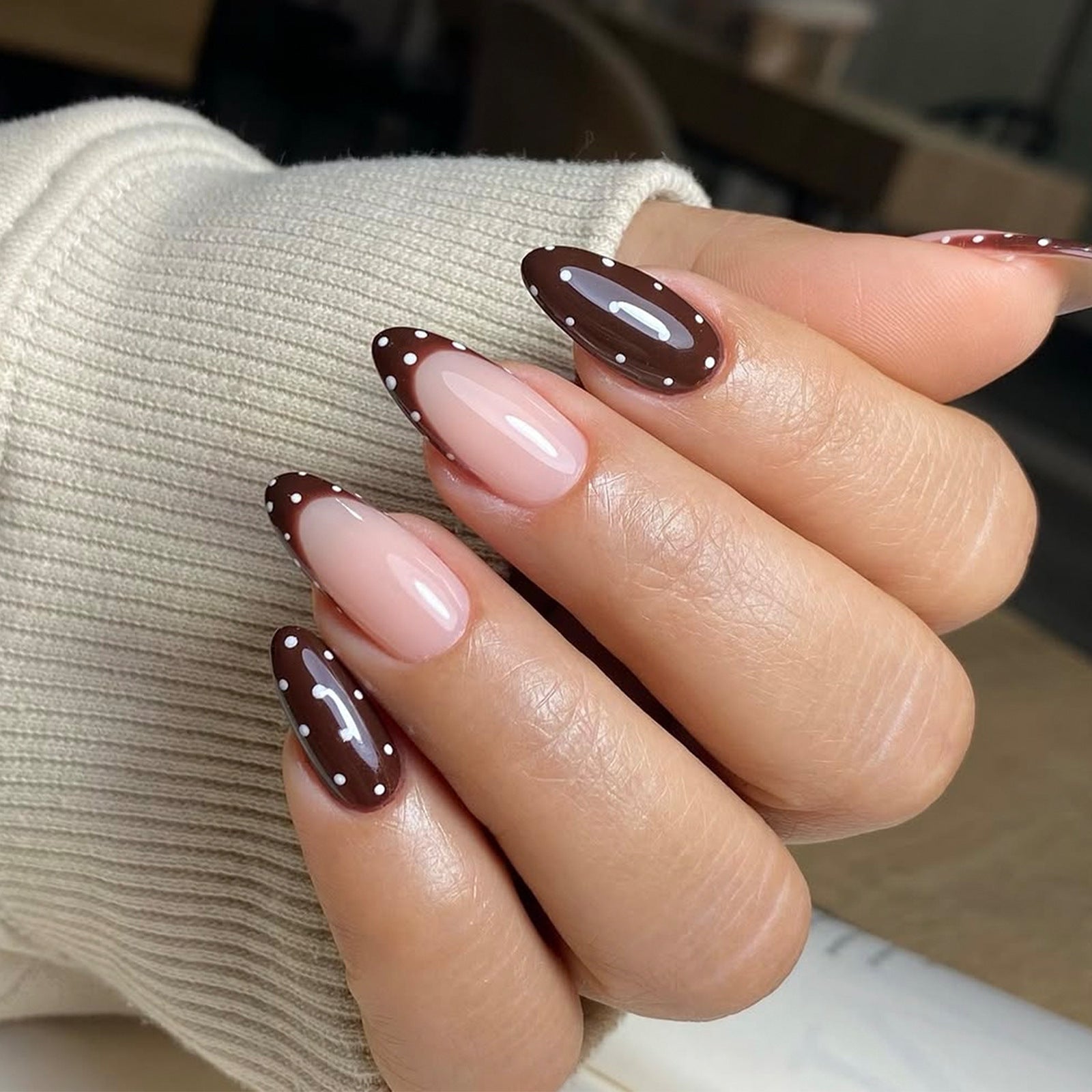 Lefan foreign trade hot-selling nail art fake nail white polka dot cross-border explosion wearable nail nail piece wearable nail piece