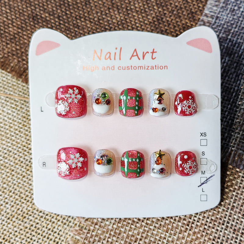 365nails：「聖誕雪願」—手工製可愛短款橢圓形穿戴甲，雪花與禮物圖案