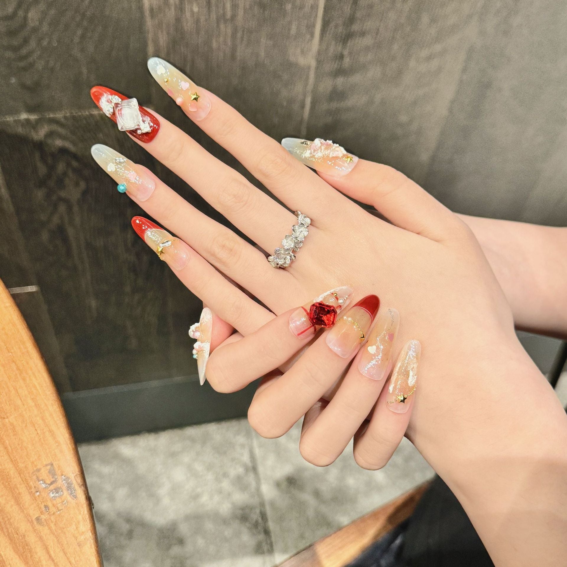 Red and Clear Christmas Press‑On Nails – Crystal Gift & Tree Elegant Design