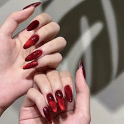 Nuevo diseño de ojo de gato rojo sólido almendra para San Valentín ｜365nails
