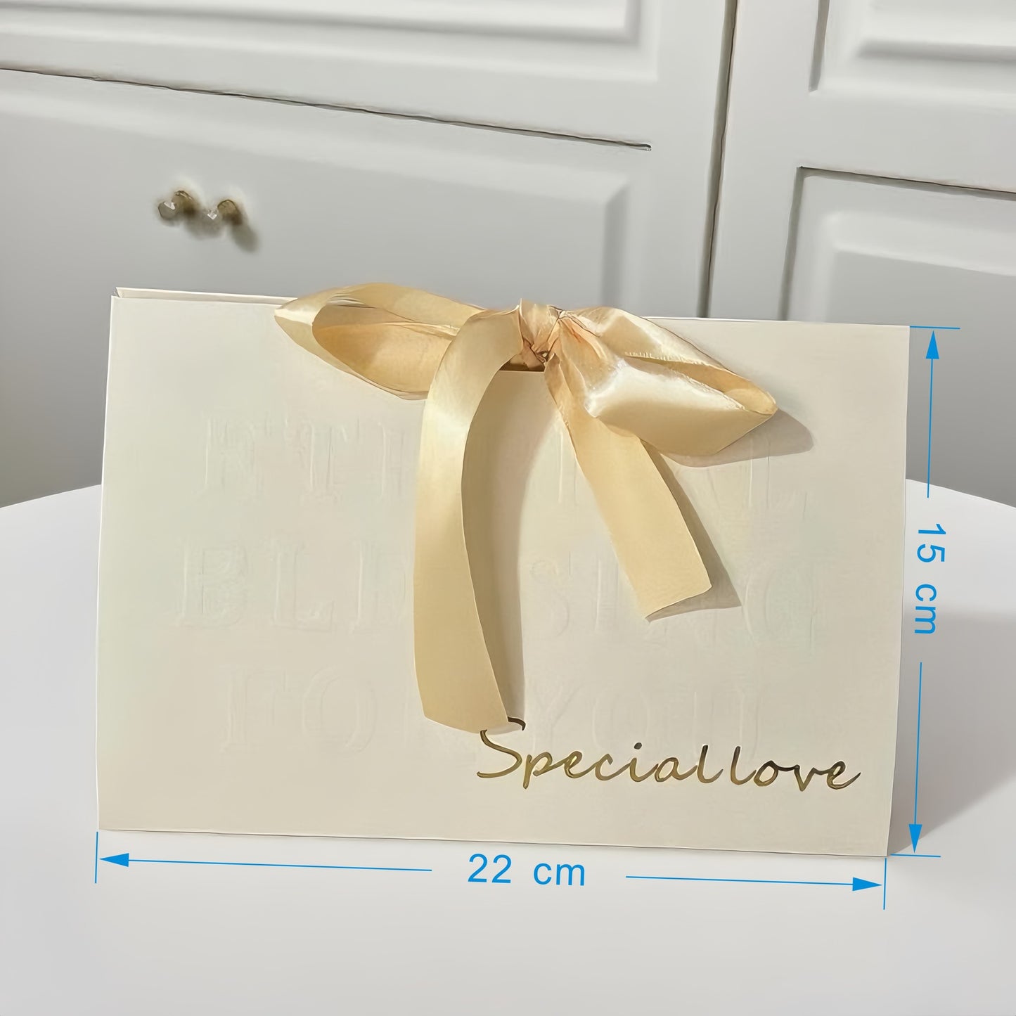 Triangular Foldable Gift Box with Ribbon – One‑Piece Paper Packaging Bag for Accessories