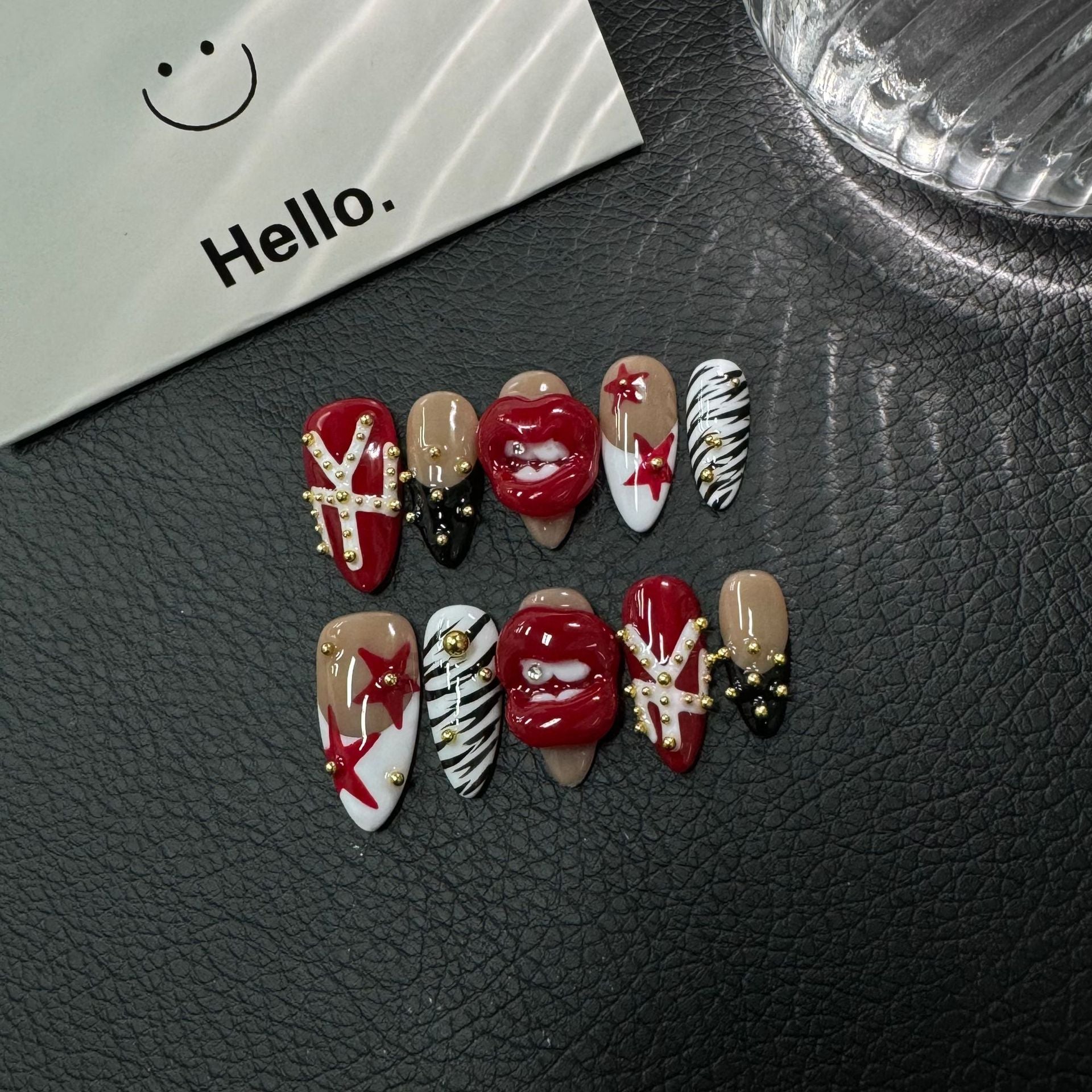 365nails: "唇膏之吻" – 3D立體唇印與絲帶 手工製 中長款 杏仁形甲片