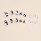 Manicura de doble hechizo con estampado de cebra y pato mandarín, uñas postizas, uñas postizas, manicura en blanco y negro, uñas de los pies a presión, manicura para chica dulce, atractiva y atractiva, uñas postizas | 365nails
