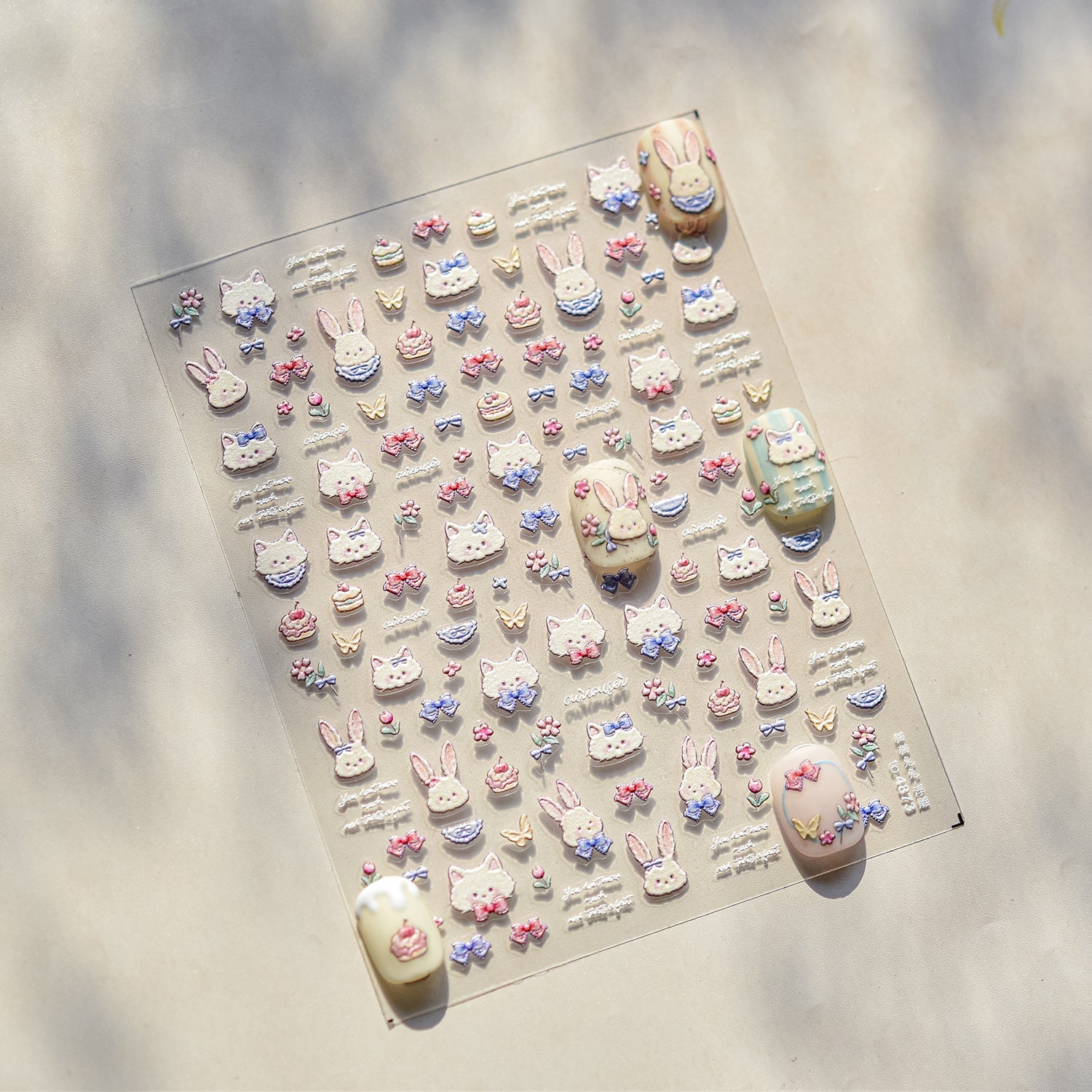 俏皮兔子與貓咪 – 3D 浮雕甲貼