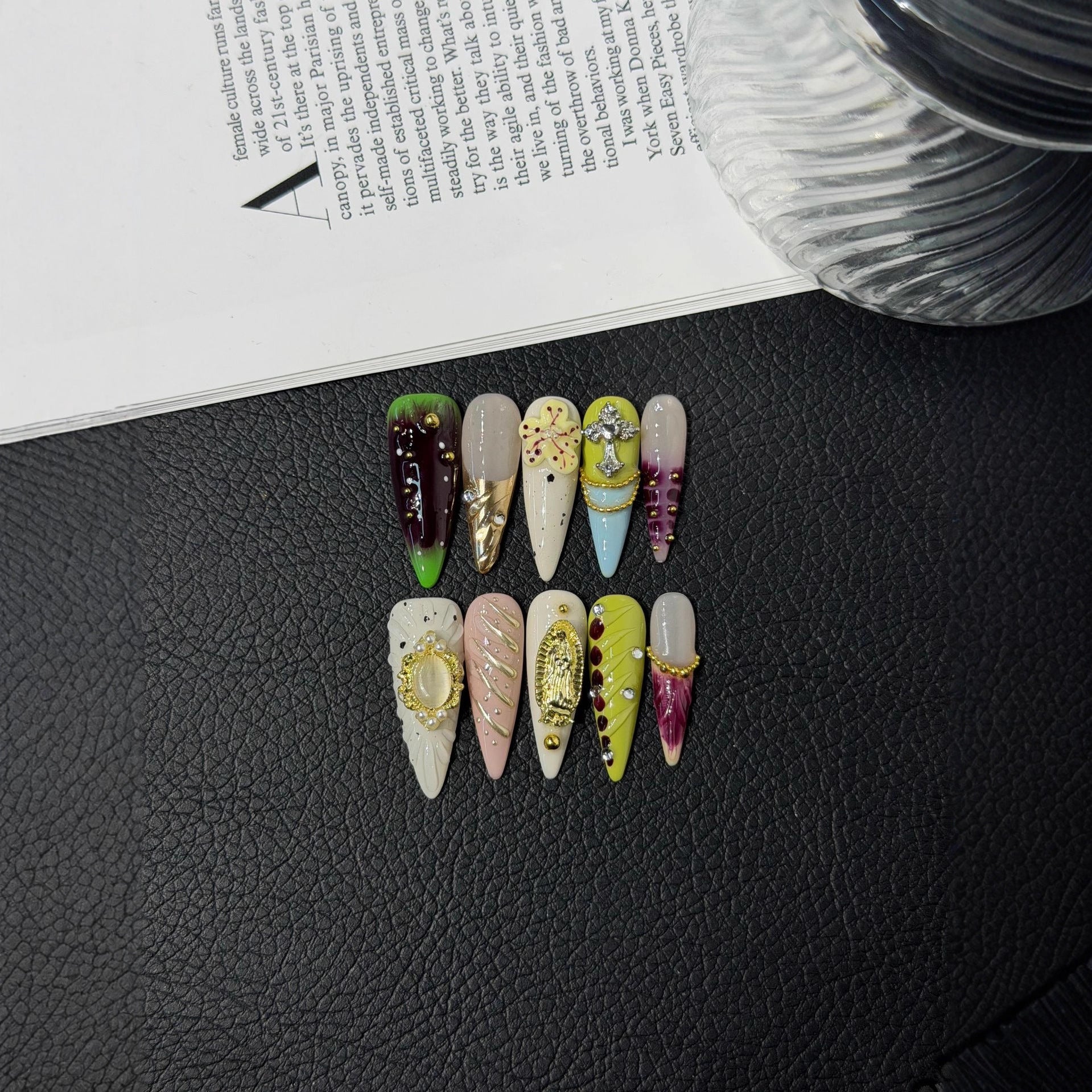 365nails: "Gilded Opulence" – 3D 참 장식 & 메탈릭 수제 롱 스틸레토형 네일