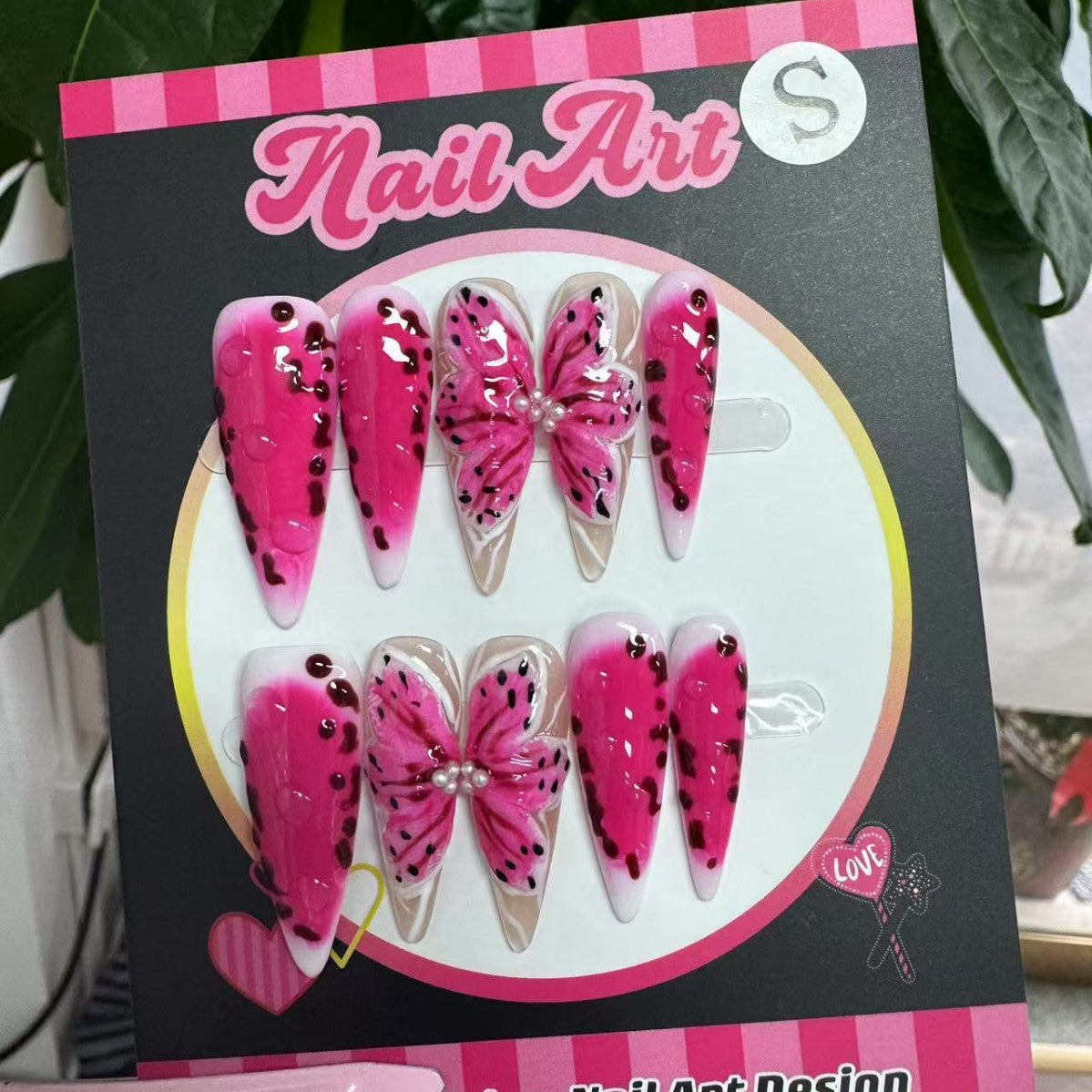 365nails：「粉色幻想」—3D 立體蝴蝶手工製尖形穿戴甲